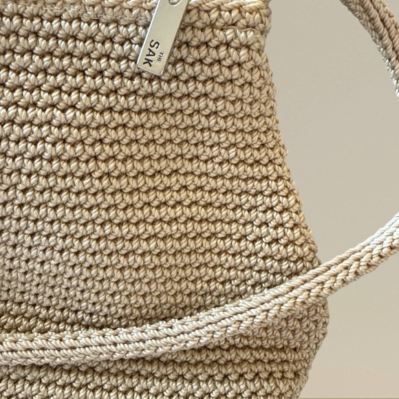 The Sak Crochet Small Shoulder Bag I Neutral Tan Woven Boho Zip Purse - Picture 3 of 6